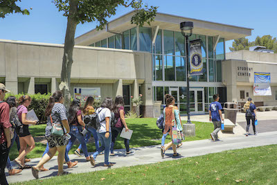 Canyons Promise students tour the Valencia campus.