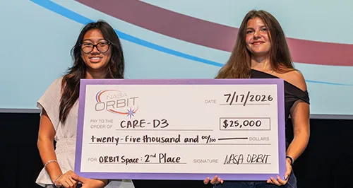 College of the Canyons students Sophia Cranshaw and Tatiana Torrecampo.