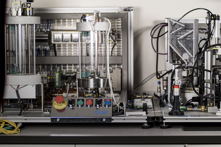 Electronic Systems machine. photo © Robin Spurs