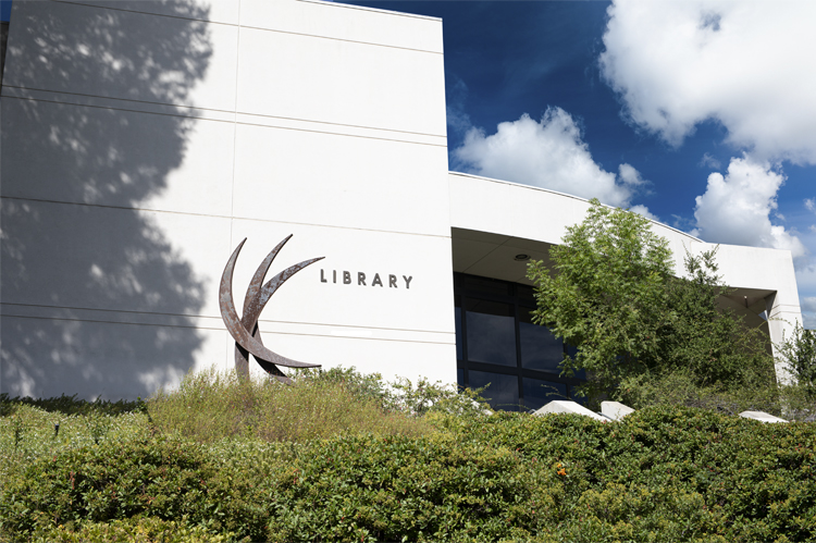 Outside view of College of the Canyon's Library